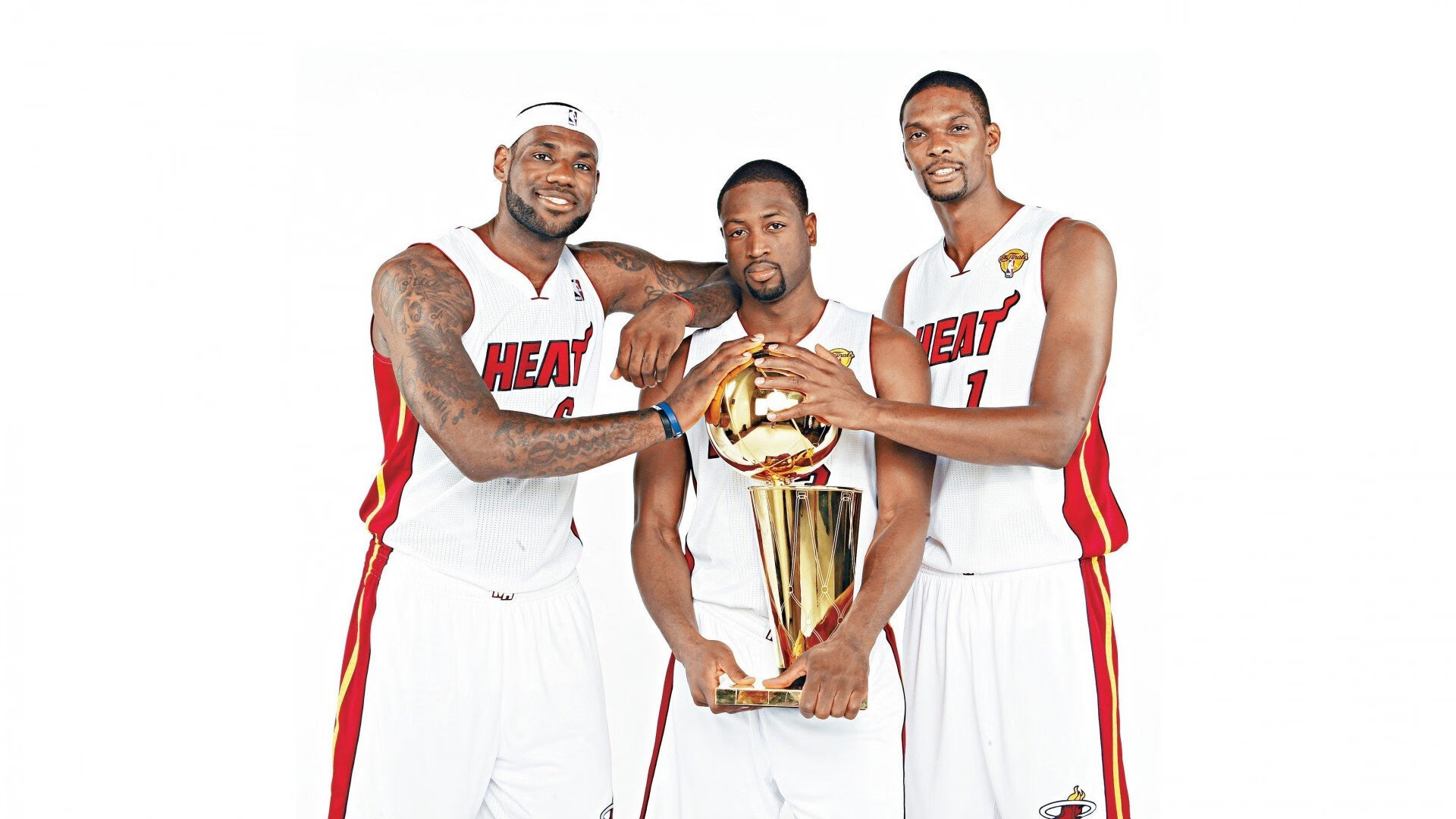 比利亚雷亚尔强化边路控制力压对手，比利亚雷亚尔队员