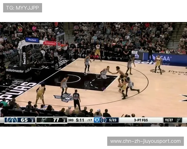 NBA抢断后一条龙暴扣得手